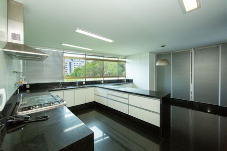 Apartamento à venda com 705m², 5 quartos e 6 vagasCOZINHA