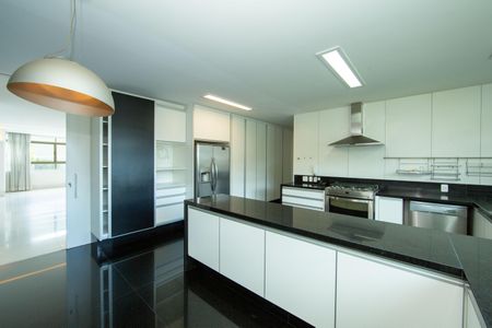 Apartamento à venda com 705m², 5 quartos e 6 vagasCOZINHA