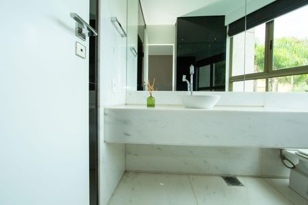 Apartamento à venda com 705m², 5 quartos e 6 vagasBANHEIRO1