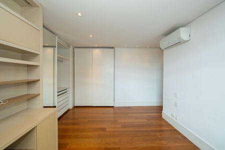 Apartamento à venda com 705m², 5 quartos e 6 vagasQUARTO3