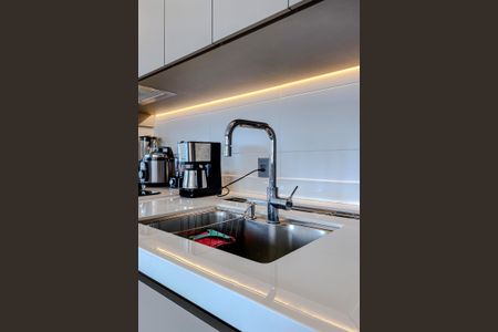 Apartamento à venda com 72m², 2 quartos e 1 vaga Apartamento à venda com 72m², 2 quartos e 1 vagaCozinha e Área de Serviço