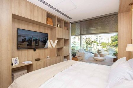 Apartamento à venda com 300m², 4 quartos e 4 vagas
