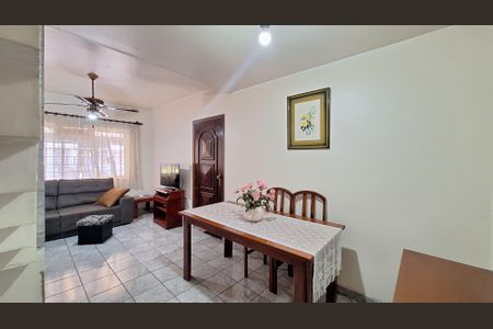 Casa à venda com 130m², 3 quartos e 3 vagas Casa à venda com 130m², 3 quartos e 3 vagasSala