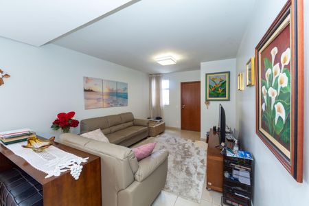 Sala de apartamento para alugar com 3 quartos, 120m² em Calafate, Belo Horizonte