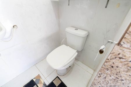 Casa para alugar com 280m², 2 quartos e 2 vagas Casa para alugar com 280m², 2 quartos e 2 vagasBanheiro de Serviço