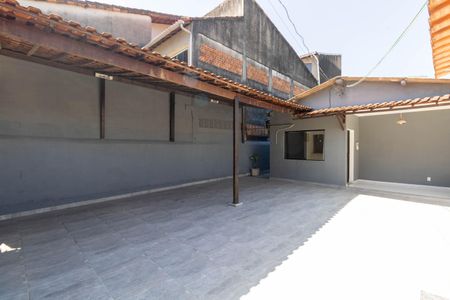 Casa para alugar com 280m², 2 quartos e 2 vagas Casa para alugar com 280m², 2 quartos e 2 vagasÁrea Externa