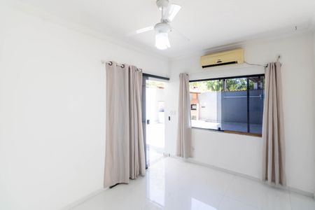 Sala de casa para alugar com 2 quartos, 280m² em Campo Grande, Rio de Janeiro