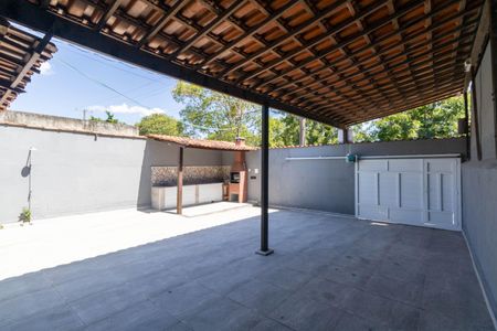 Casa para alugar com 280m², 2 quartos e 2 vagas Casa para alugar com 280m², 2 quartos e 2 vagasÁrea Externa