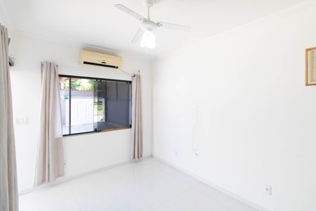 Casa para alugar com 280m², 2 quartos e 2 vagas Casa para alugar com 280m², 2 quartos e 2 vagasSala