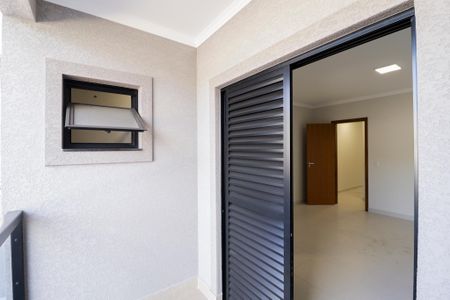 Varanda da Suíte 1 de casa à venda com 3 quartos, 144m² em Parque Maria Domitila, São Paulo