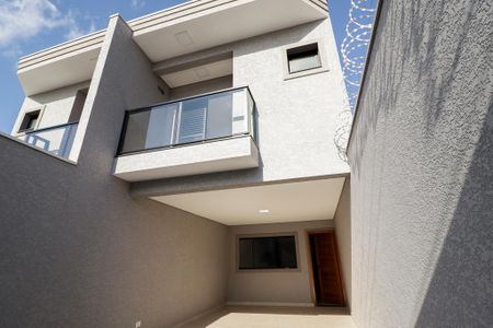 Casa à venda com 144m², 3 quartos e 2 vagasFachada