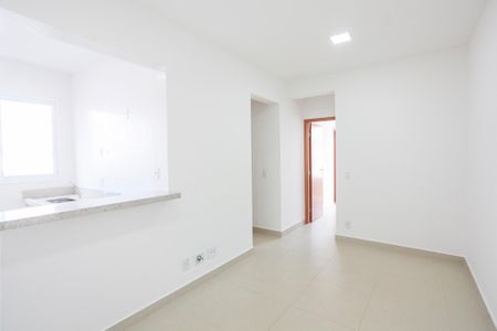 Sala de apartamento para alugar com 2 quartos, 48m² em Santa Mônica, Uberlândia