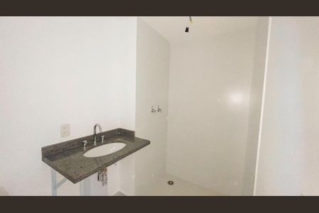 Apartamento à venda com 96m², 3 quartos e 1 vaga Apartamento à venda com 96m², 3 quartos e 1 vagaBanheiro da Suíte