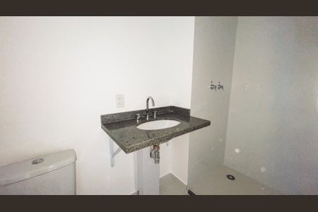 Apartamento à venda com 96m², 3 quartos e 1 vaga Apartamento à venda com 96m², 3 quartos e 1 vagaBanheiro da Suíte