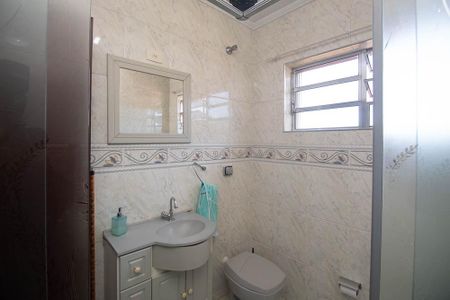 Casa à venda com 247m², 4 quartos e 6 vagas Casa à venda com 247m², 4 quartos e 6 vagasBanheiro 2