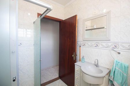 Casa à venda com 247m², 4 quartos e 6 vagas Casa à venda com 247m², 4 quartos e 6 vagasBanheiro 2