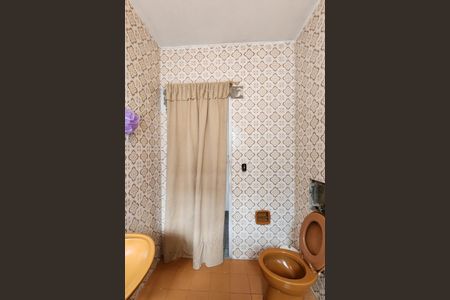 Casa à venda com 188m², 2 quartos e 2 vagasBanheiro 