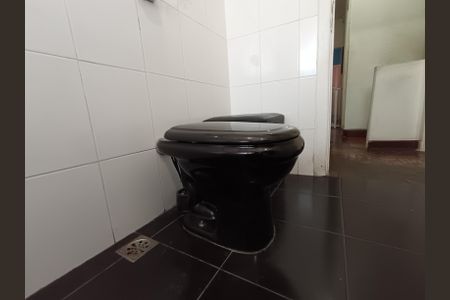 Casa à venda com 96m², 3 quartos e 1 vaga Casa à venda com 96m², 3 quartos e 1 vagaBanheiro