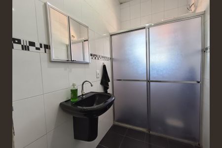 Casa à venda com 96m², 3 quartos e 1 vaga Casa à venda com 96m², 3 quartos e 1 vagaBanheiro