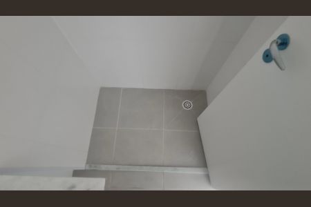 Apartamento à venda com 77m², 2 quartos e 1 vaga Apartamento à venda com 77m², 2 quartos e 1 vagaBanheiro social