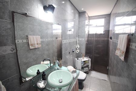 Apartamento à venda com 200m², 4 quartos e 2 vagasBanheiro 1