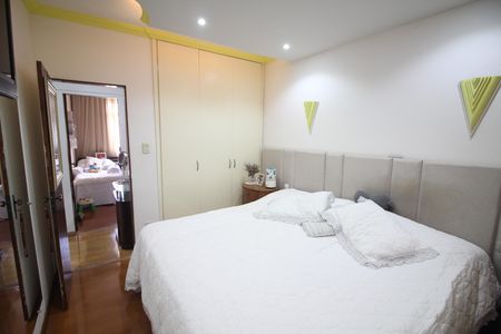 Apartamento à venda com 200m², 4 quartos e 2 vagasQuarto 1