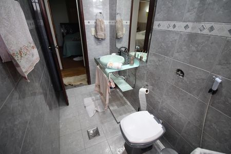 Apartamento à venda com 200m², 4 quartos e 2 vagasBanheiro 1