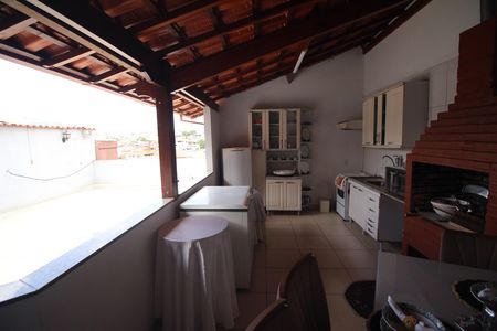Apartamento à venda com 200m², 4 quartos e 2 vagasÁrea gourmet
