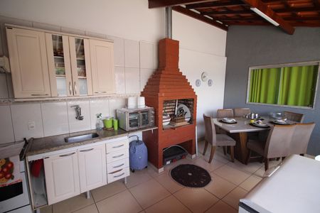 Apartamento à venda com 200m², 4 quartos e 2 vagasÁrea gourmet