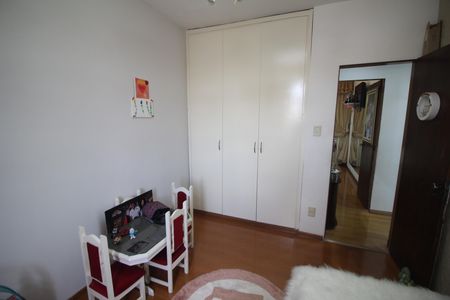 Apartamento à venda com 200m², 4 quartos e 2 vagasQuarto 2