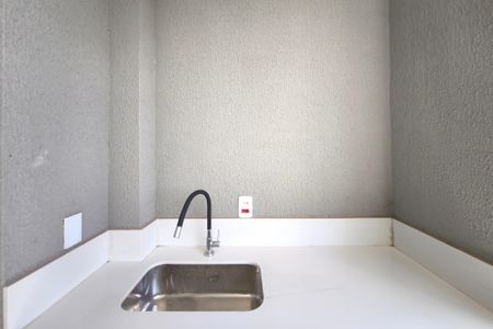 Apartamento à venda com 64m², 2 quartos e 1 vagaÁrea de Serviço - Varanda