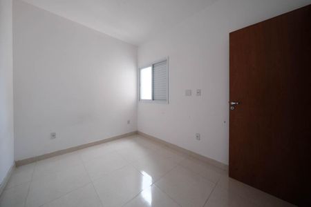 Quarto 1 de apartamento para alugar com 2 quartos, 38m² em Jardim Arize, São Paulo