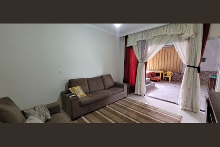 Casa para alugar com 138m², 2 quartos e 7 vagasSala