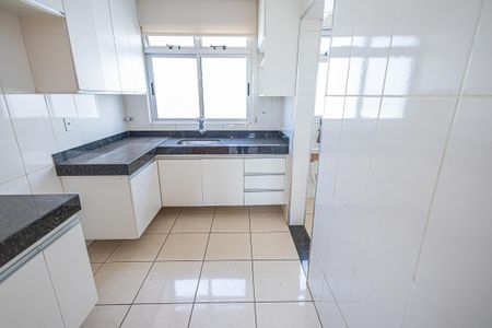 Apartamento para alugar com 190m², 4 quartos e 3 vagas Apartamento para alugar com 190m², 4 quartos e 3 vagasCozinha