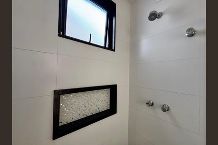 Casa de condomínio à venda com 300m², 3 quartos e 2 vagas Casa de condomínio à venda com 300m², 3 quartos e 2 vagasBanheiro Social