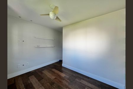 Casa de condomínio à venda com 300m², 3 quartos e 2 vagas Casa de condomínio à venda com 300m², 3 quartos e 2 vagasSuíte 2