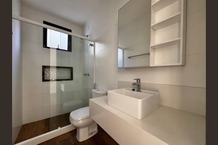 Casa de condomínio à venda com 300m², 3 quartos e 2 vagas Casa de condomínio à venda com 300m², 3 quartos e 2 vagasSuíte 2 - Banheiro