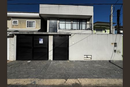 Casa de condomínio à venda com 300m², 3 quartos e 2 vagas Casa de condomínio à venda com 300m², 3 quartos e 2 vagasFachada
