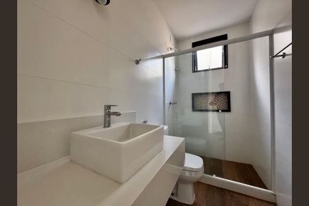 Casa de condomínio à venda com 300m², 3 quartos e 2 vagas Casa de condomínio à venda com 300m², 3 quartos e 2 vagasBanheiro Social