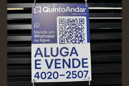 Casa de condomínio à venda com 300m², 3 quartos e 2 vagas Casa de condomínio à venda com 300m², 3 quartos e 2 vagasQXFM-315