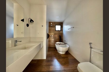 Casa de condomínio à venda com 300m², 3 quartos e 2 vagas Casa de condomínio à venda com 300m², 3 quartos e 2 vagasSuíte 1 - Banheiro