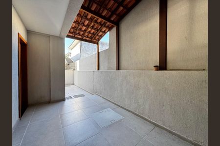 Casa de condomínio à venda com 300m², 3 quartos e 2 vagas Casa de condomínio à venda com 300m², 3 quartos e 2 vagasÁrea de Serviço