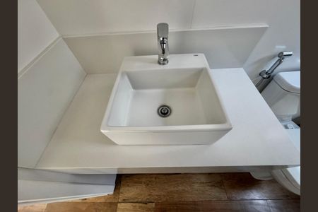 Casa de condomínio à venda com 300m², 3 quartos e 2 vagas Casa de condomínio à venda com 300m², 3 quartos e 2 vagasSuíte 2 - Banheiro