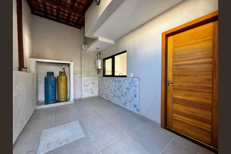 Casa de condomínio à venda com 300m², 3 quartos e 2 vagas Casa de condomínio à venda com 300m², 3 quartos e 2 vagasÁrea de Serviço