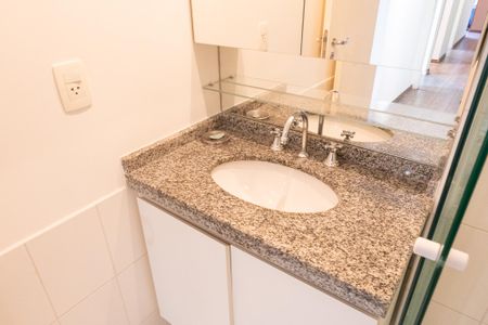Apartamento à venda com 84m², 3 quartos e 2 vagasBanheiro da Suíte