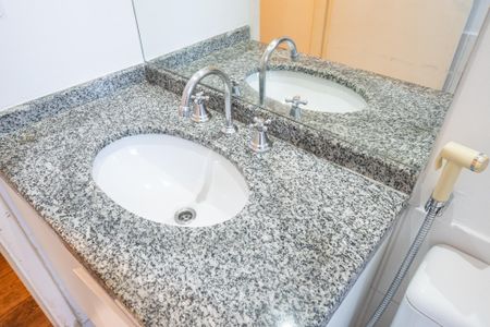 Apartamento à venda com 84m², 3 quartos e 2 vagasBanheiro Social