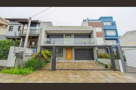 Casa para alugar com 190m², 3 quartos e 2 vagasFachada