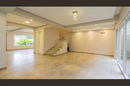 Sala de casa para alugar com 3 quartos, 190m² em São Geraldo, Porto Alegre