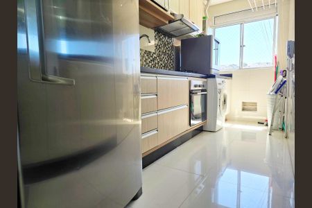 Apartamento à venda com 47m², 2 quartos e 1 vaga Apartamento à venda com 47m², 2 quartos e 1 vagaCozinha e Área de Serviço