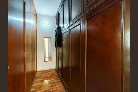 Apartamento à venda com 102m², 3 quartos e 2 vagas Apartamento à venda com 102m², 3 quartos e 2 vagasCloset da suíte